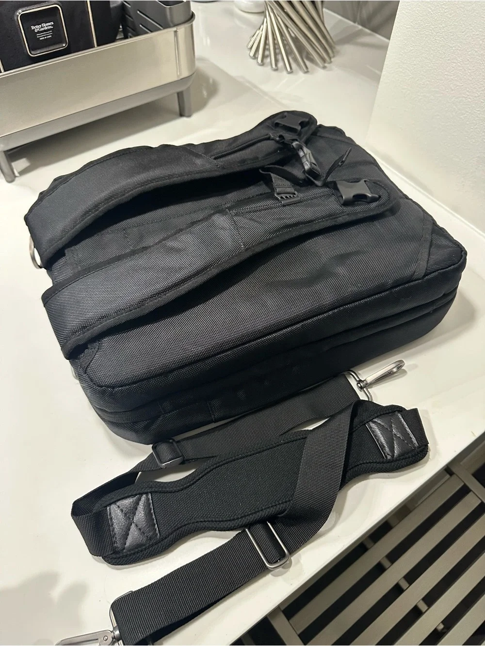 Kenneth Cole Reaction Relatively Easy Laptop Briefcase Business Backpack Black